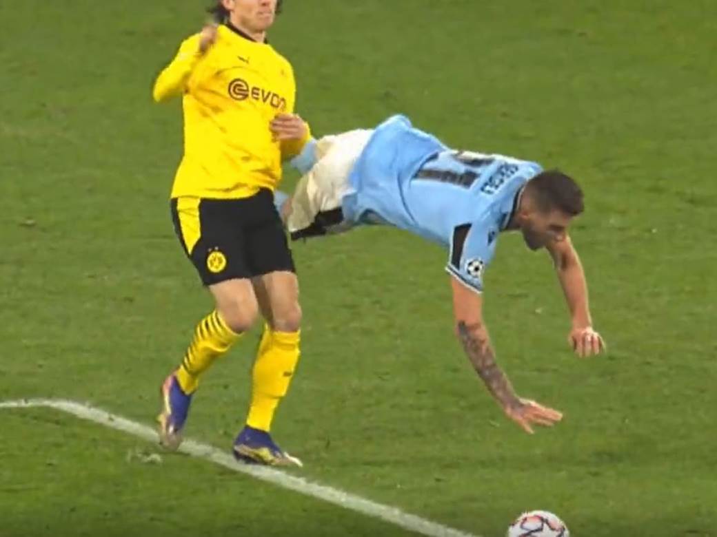  "SERGEJ JE PAO KAO U BAZEN, ON JE GLUMAC": Trener Dortmunda isprozivao Srbina zbog penala za Lacio! (VIDEO) 