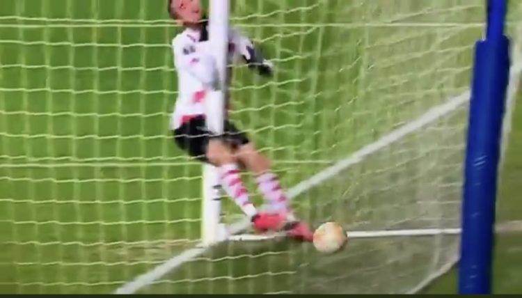  UF, OVO BOLI DOK SE GLEDA: Hrvat dao gol, pa uletio međunožjem u stativu! (VIDEO) 