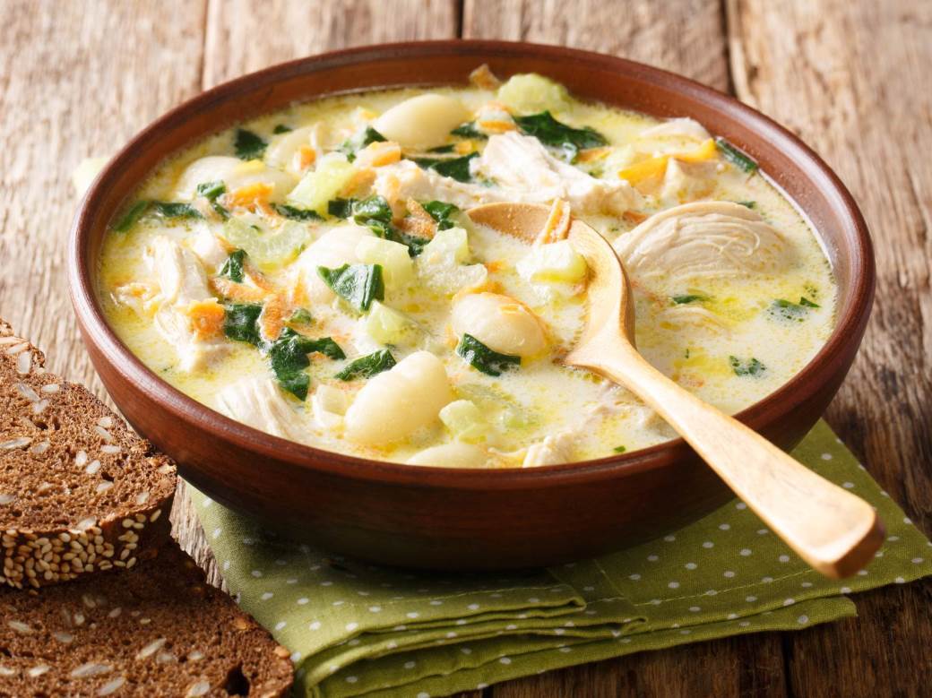  Gusta pileća čorba sa domaćim knedlicama 