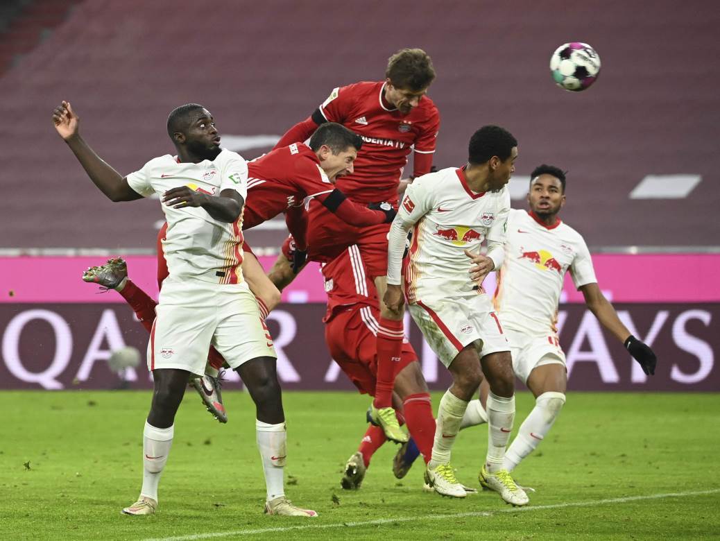  NEMCI NIKAD NE RAZOČARAJU: Derbi iz snova u Minhenu, 6 golova i stop za Bajern u derbiju kola! 
