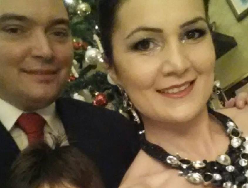  ŽENA SRPSKOG POLITIČARA OBJAVILA DA JOJ JE MUŽ NAŠAO LJUBAVNICU! Okačila njihove fotografije i progovorila o aferi! 