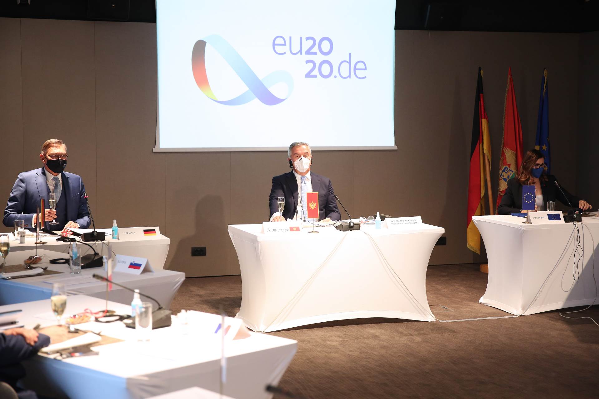  ĐUKANOVIĆ sa ambasadorima: Najvažnije je da imamo Vladu, a njeni rezultati će se vrednovati djelima 