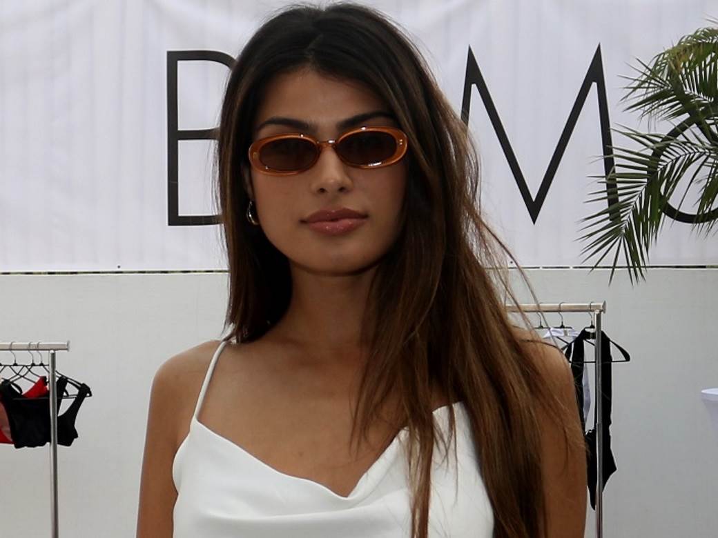  "UH ČOVJEĆE" - NAJLEPŠOJ ŽENI KOŠARKAŠA IZVIRILE TANGICE: Gomila lajkova za guzu Mine Nedović! (FOTO) 