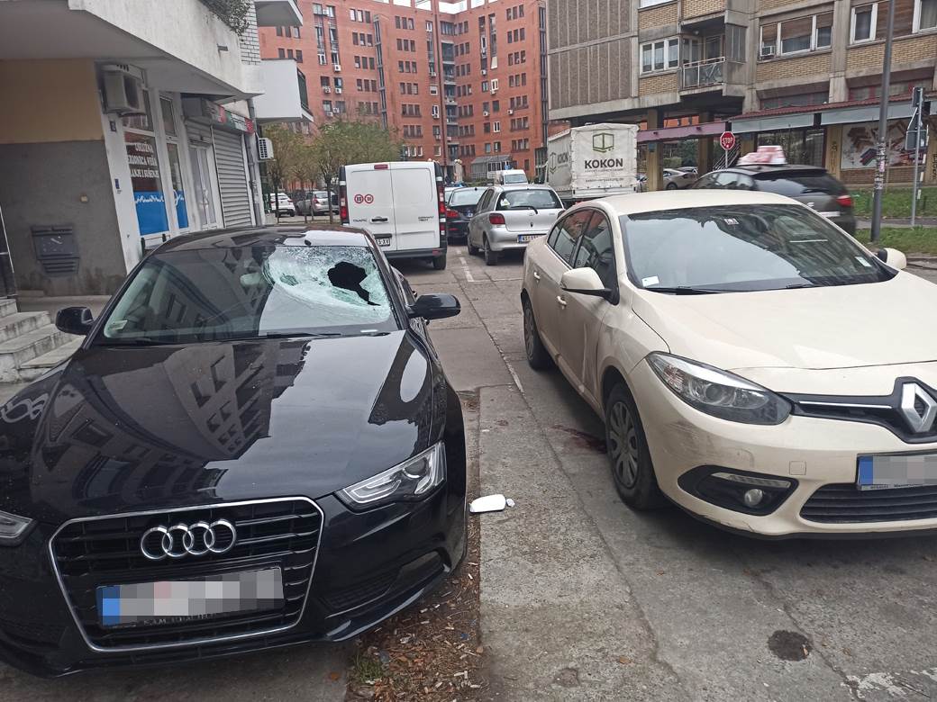  POGLEDAJTE PRVI SNIMAK SA MJESTA TRAGEDIJE U NOVOM SADU: Starac skočio sa petog sprata zgrade i pogi 