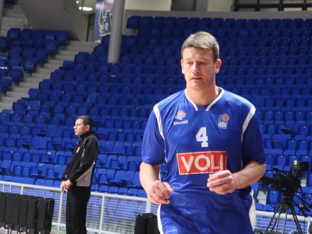  Suad Šehović, dugogodišnji kapiten Budućnost Volija, odigraće i desetu sezonu u plavo-bijelom dresu! 