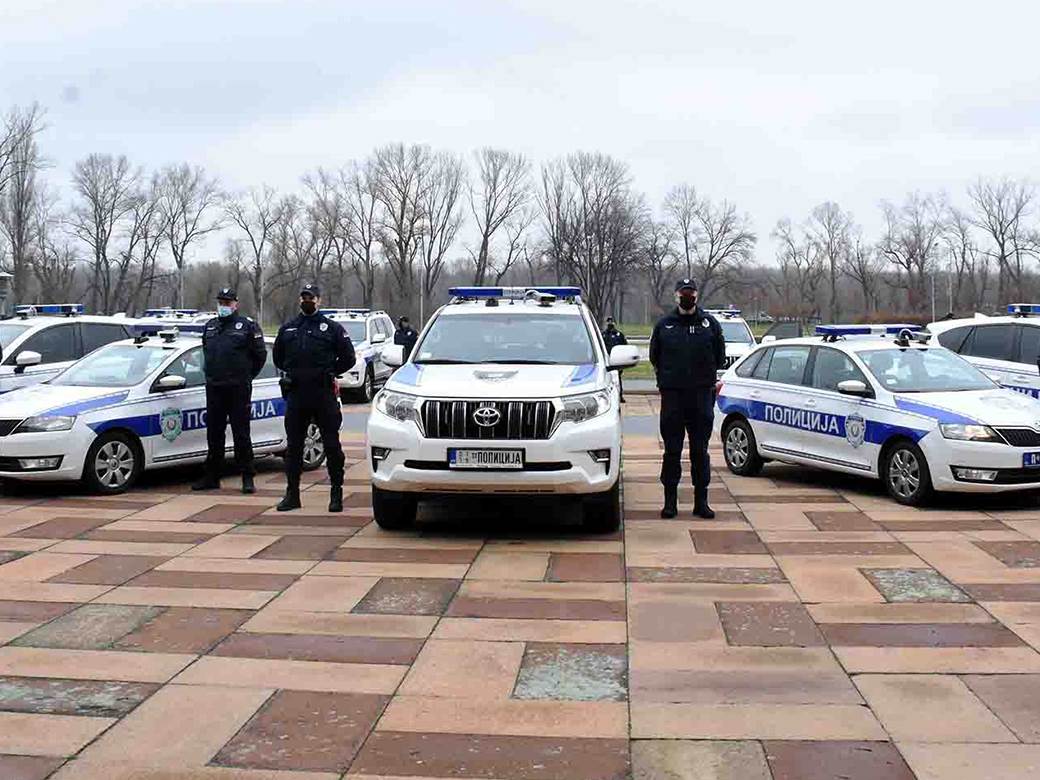  SRPSKA POLICIJA DOBILA AUTOMOBILE ZA PREPOZNAVANJE TABLICA 