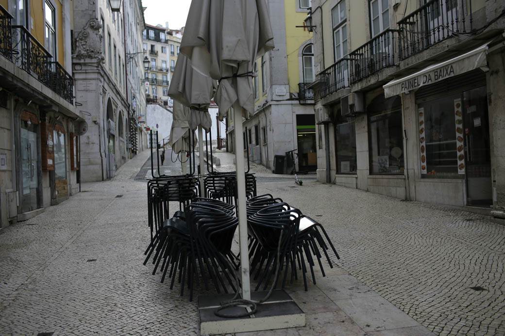  Portugal prelomio - u novogodišnjoj noći građani "POD KLJUČEM" 