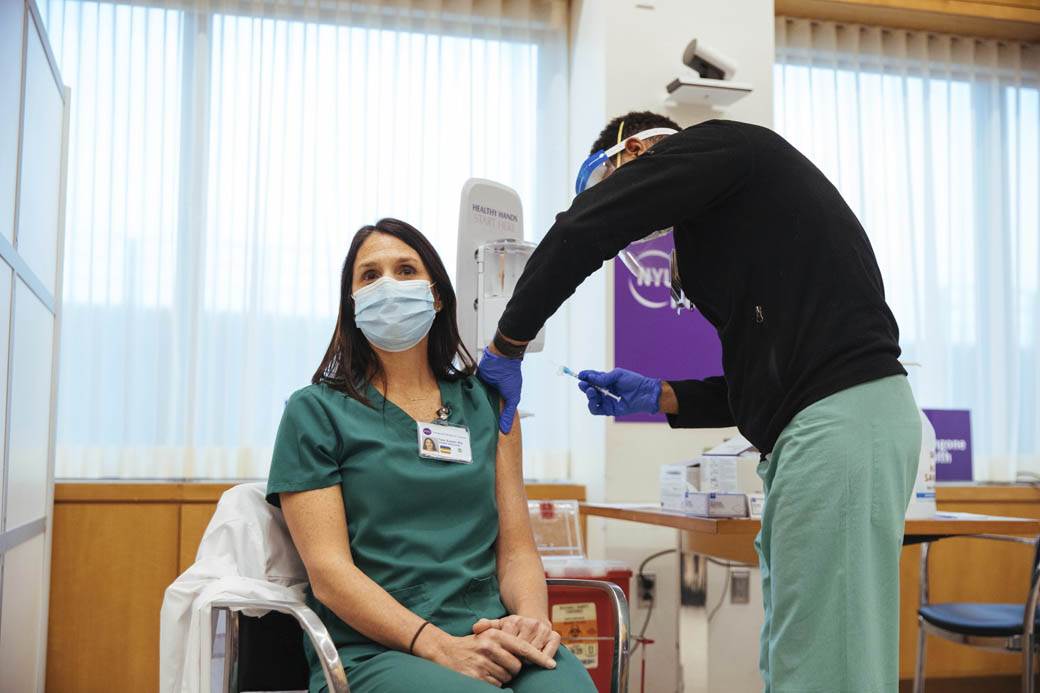  DA LI JE VAKCINA PROTIV KORONE JEDNAKO EFIKASNA ZA MUŠKARCE I ŽENE: Rusi daju odgovor na ključno pit 