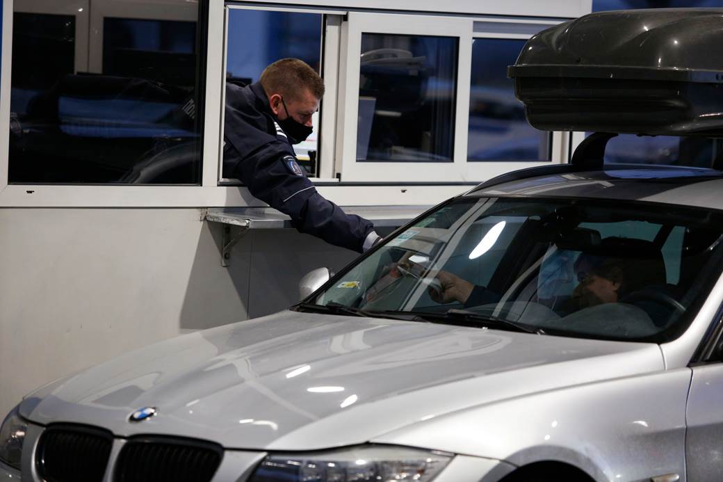  Dvije osobe pokušale da pređu granicu kršeći mjeru samoizolacije 