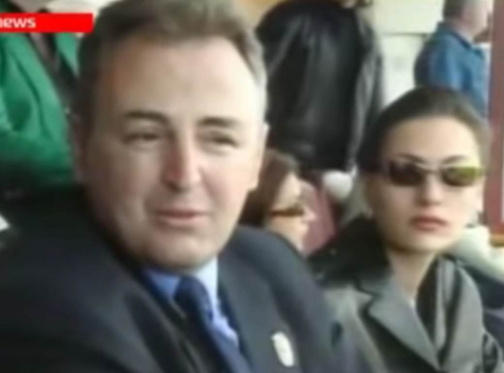  SLIKA SA OBILIĆEVOG STADIONA KOJA JE OBIŠLA SVIJET: O ovom Arkanovom gestu za Cecu su brujali svi! (FOTO, VIDEO) 