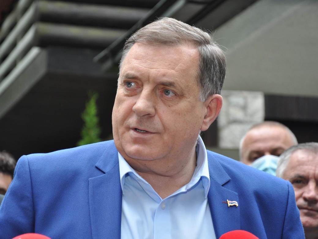  "LEKARI UOPŠTE NE IDU KUĆAMA, SAMO BRINU O PACIJENTIMA" Milorad Dodik se oglasio po puštanju iz boln 