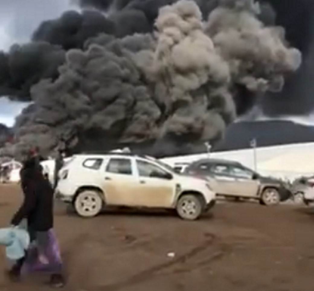  HAOS KOD BIHAĆA, MIGRANTI ZAPALILI KAMP: Bijesne izbjeglice psuju BiH! Bukti veliki požar 