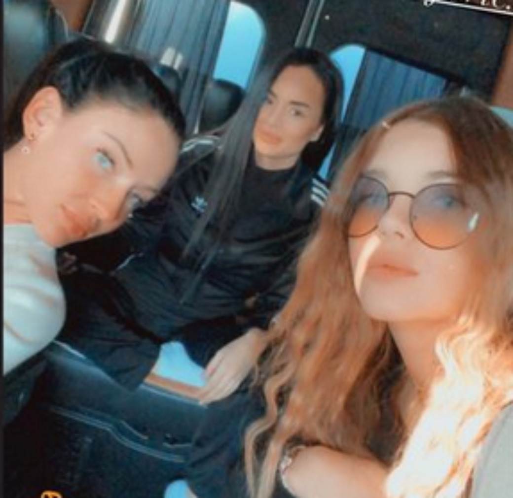  POSKIDALE SE KIJA, KAĆA I ŽENA OD SULTANA: Grudi izleću, bikiniji pucaju, a iz saune stigle još vrelije fotke! (FOTO) 