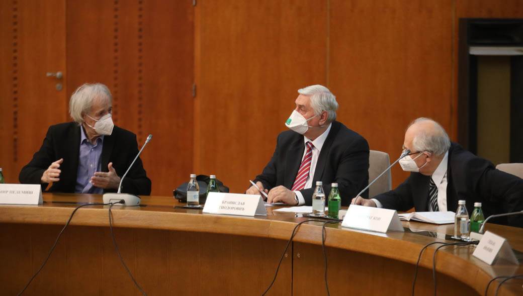  KRIZNI ŠTAB SRBIJE DONIO ODLUKU: Evo koje mJere ostaju na snazi, odlučeno i kad se završava raspust 