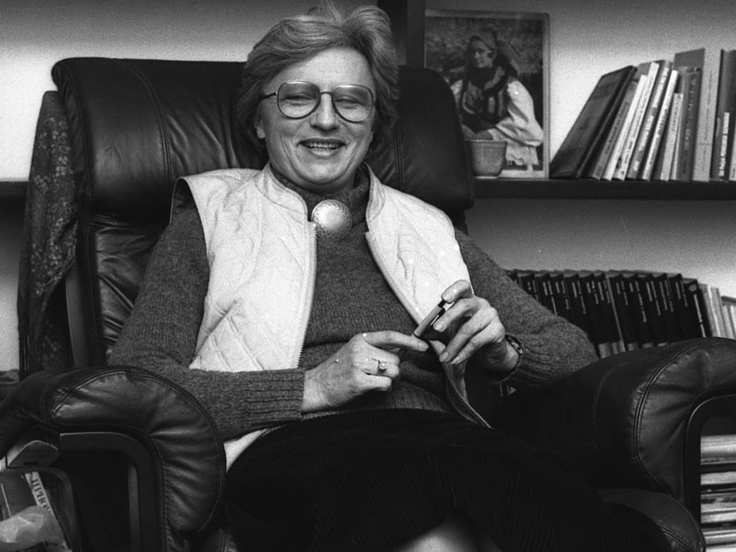  CRNO-BELOJ SLICI DAVALA JE BOJU! Ona je bila ''prva dama'' sportskog novinarstva 