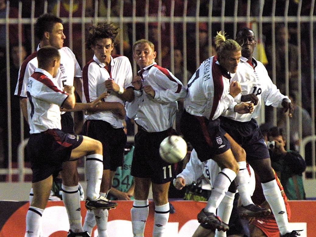  ENGLEZI VOLE DA POPIJU, ALI PROMAŠAJ ČELSIJA IH JE ŠOKIRAO: "Napije se kod kuće, pa dođe na božićnu  