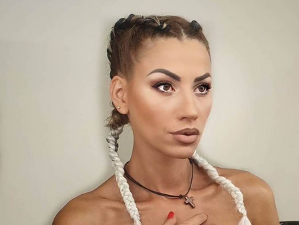  NAGAĐALO SE DA JE SUPRUG PREVARIO I DA JE DOBILA OTKAZ: Voditeljka sada pokazala gde je i sa kim pro 