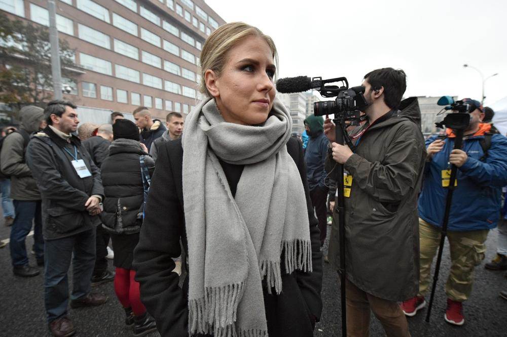  NAJBLIŽA SARADNICA NAVALJNOG PUŠTENA IZ PRITVORA: Ljubov Sobol optužena za upad na posed bezbednjaka! 