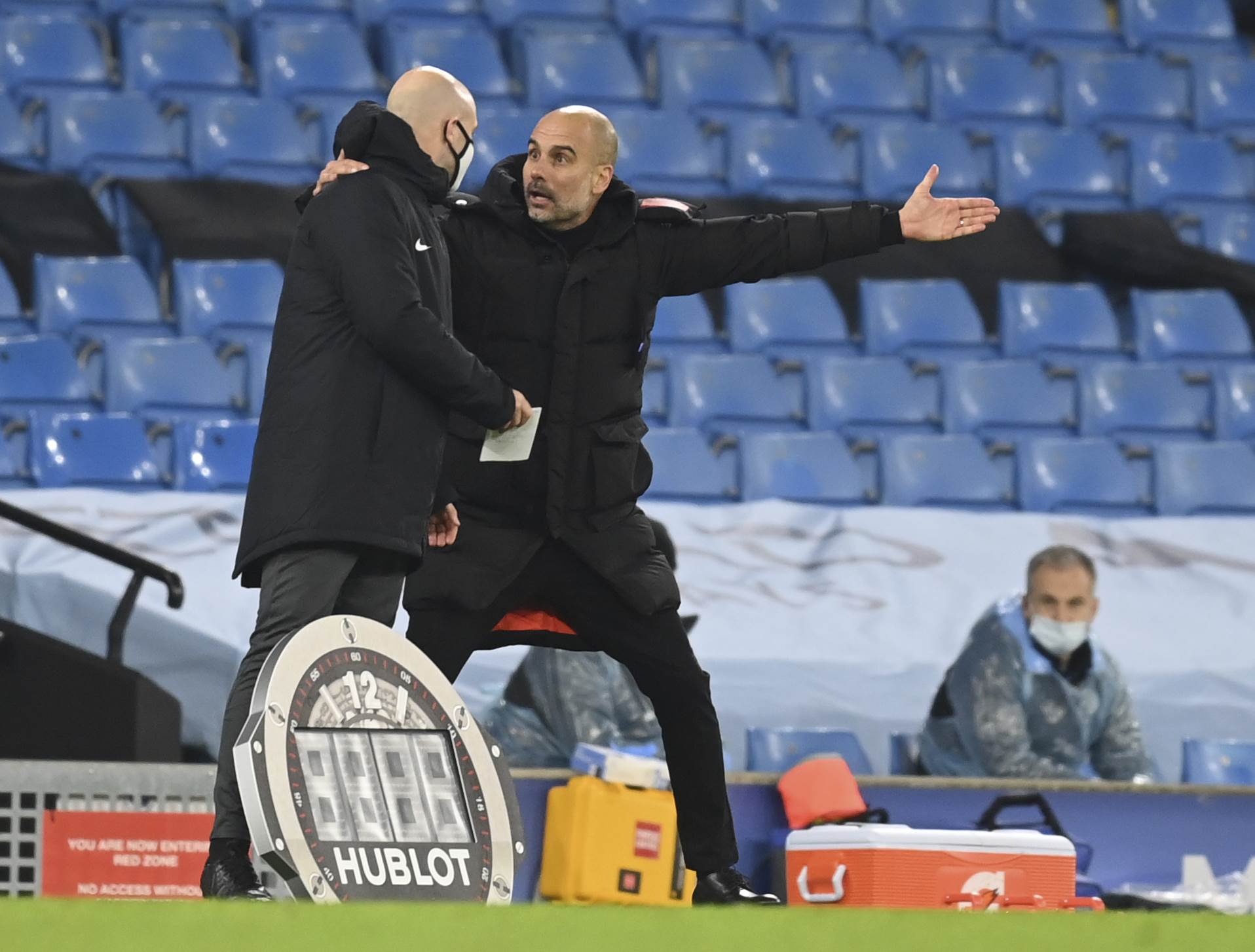  HAOS ZBOG KORONE U PREMIJER LIGI: Veliki problemi za Mančester siti, da li su već izgubili derbi? 