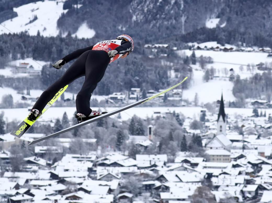  OVOJ TRADICIJI NI KORONA NE MOŽE NIŠTA: Počele su Četiri skakaonice, sad znamo da je Nova godina tu 