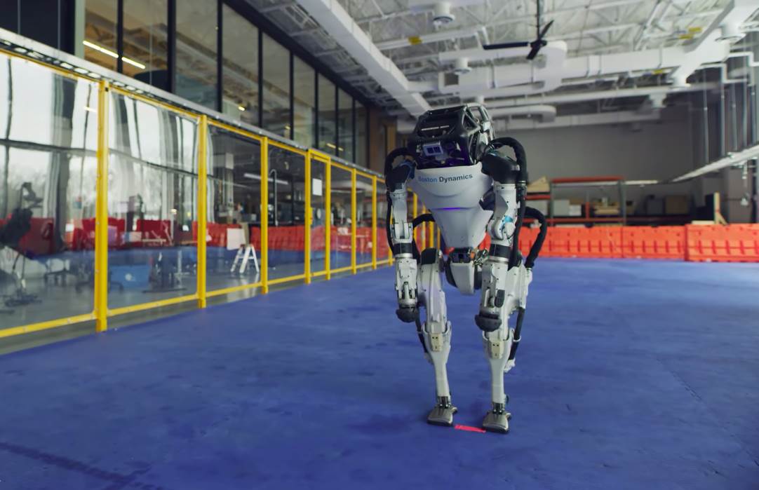  POSLE KAŽITE DA ONI NE ZNAJU ZA EMOCIJE: Mašine preuzimaju svet i ima da šire - LJUBAV! (VIDEO) 