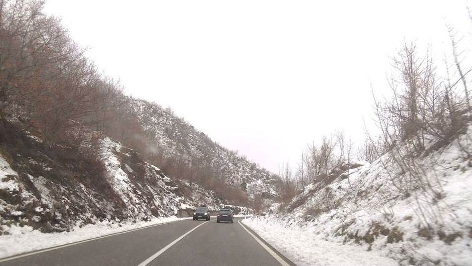  Snijeg na sjeveru, oprezno vozite 