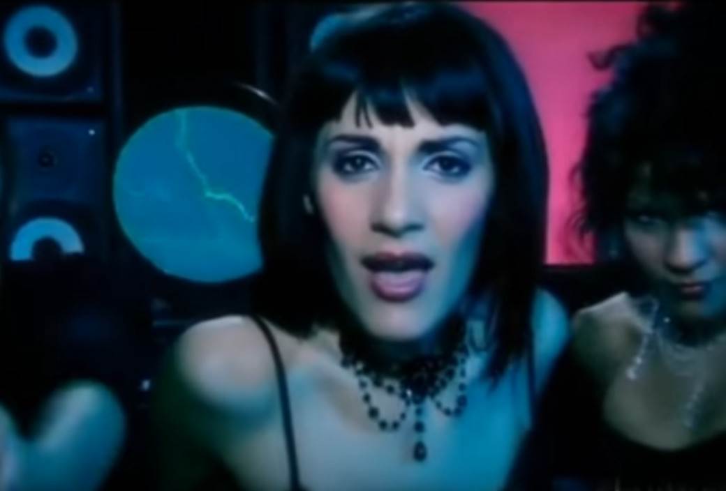  BILA JE ZVEZDA GRUPE "LUNA", A ONDA SE POTPUNO POVUKLA IZ JAVNOSTI: Pogledajte kako Maja Marković sada izgleda! (FOTO) 