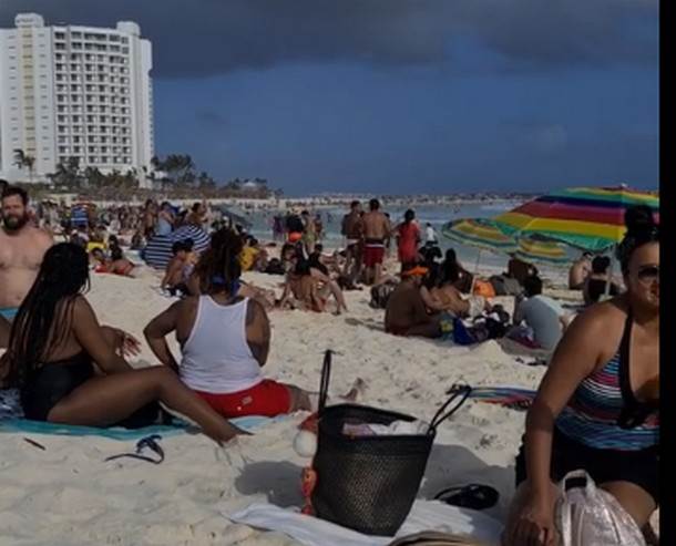  NE BOJE SE KORONE: U Meksiku plaže prepune! (VIDEO) 