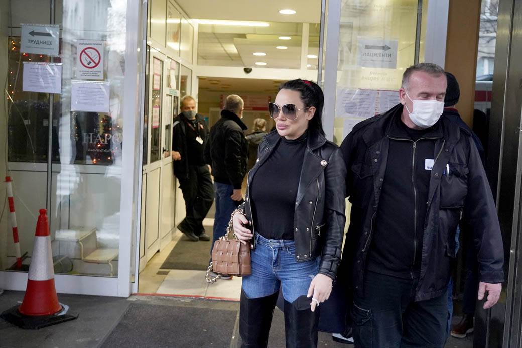  BRUTALNO DOBRA TAMARA ĐURIĆ: Starleta pokazala trbušnjake samo PET DANA NAKON POROĐAJA! (VIDEO) 