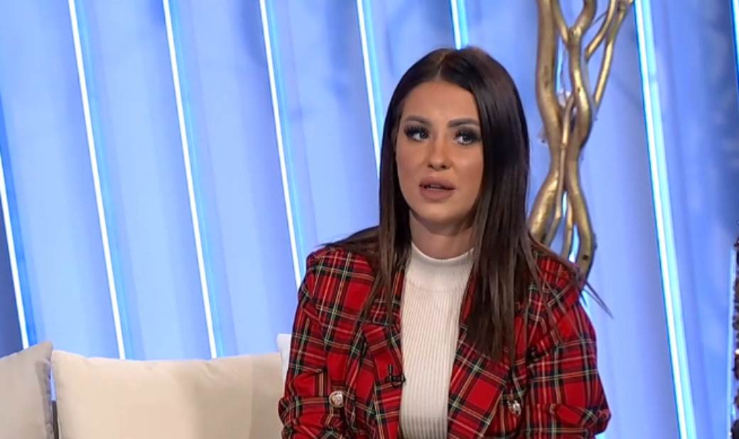 ALEKSANDRA BURSAĆ PROGOVORILA O PLJAČKI: Stavila tačku na spekulacije i otkrila da li NJEN BIVŠI STOJI IZA SVEGA! 
