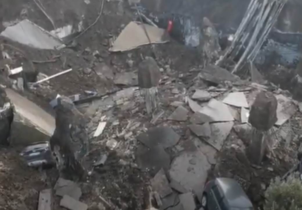  napulj-italija-rupa-u-zemlji-video 