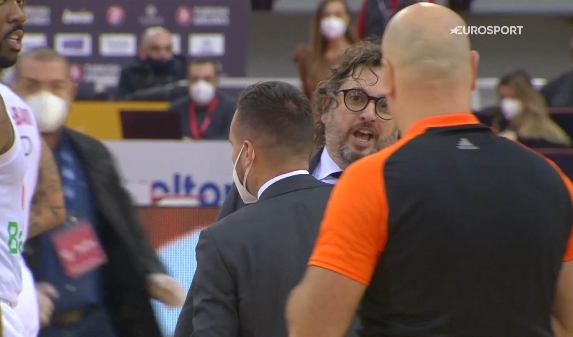  EVROLIGA PRIZNALA DA JE TRINKIJERI U PRAVU, PA GA KAZNILA: CRNOGORSKI sudija pogriješio, Italijan ga napao! 