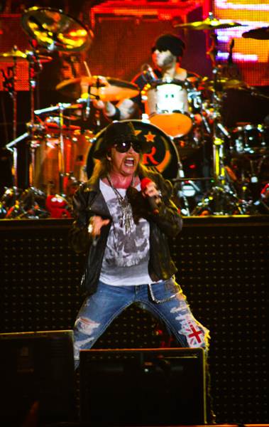  Stiven Adler se slučajno ubo nožem u stomak 