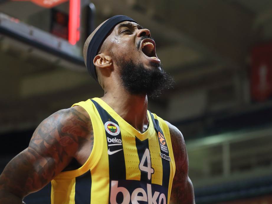  SRUŠILI ZVEZDU, PA POTVRDILI KORONU U EKIPI: Pozitivni u svlačionici Igora Kokoškova 