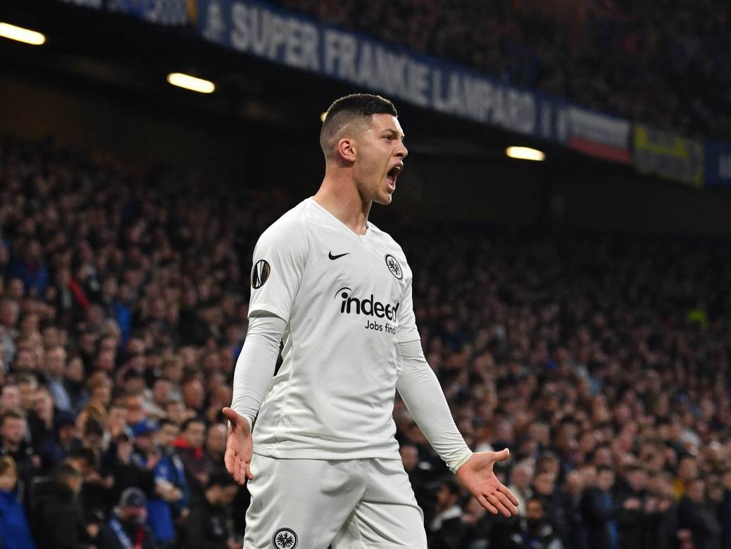  REAL DAJE 8 MILIONA JOVIĆU DOK JE U NEMAČKOJ: Posle Ajntrahta Luki sleduje još 40 miliona od "kraljevskog kluba"! 