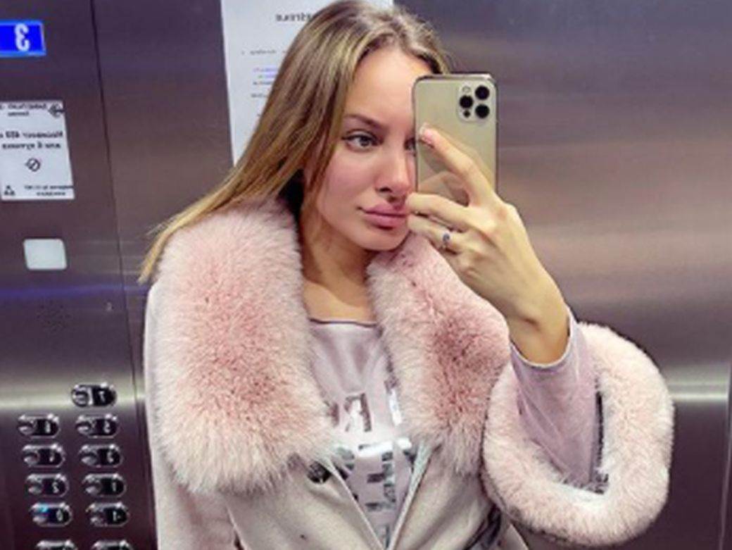  ZBOGOM PRIRODNOJ LUNI! Ušla u 5. mesec trudnoće i skroz promenila imidž - ovako više ne izgleda! (FOTO) 