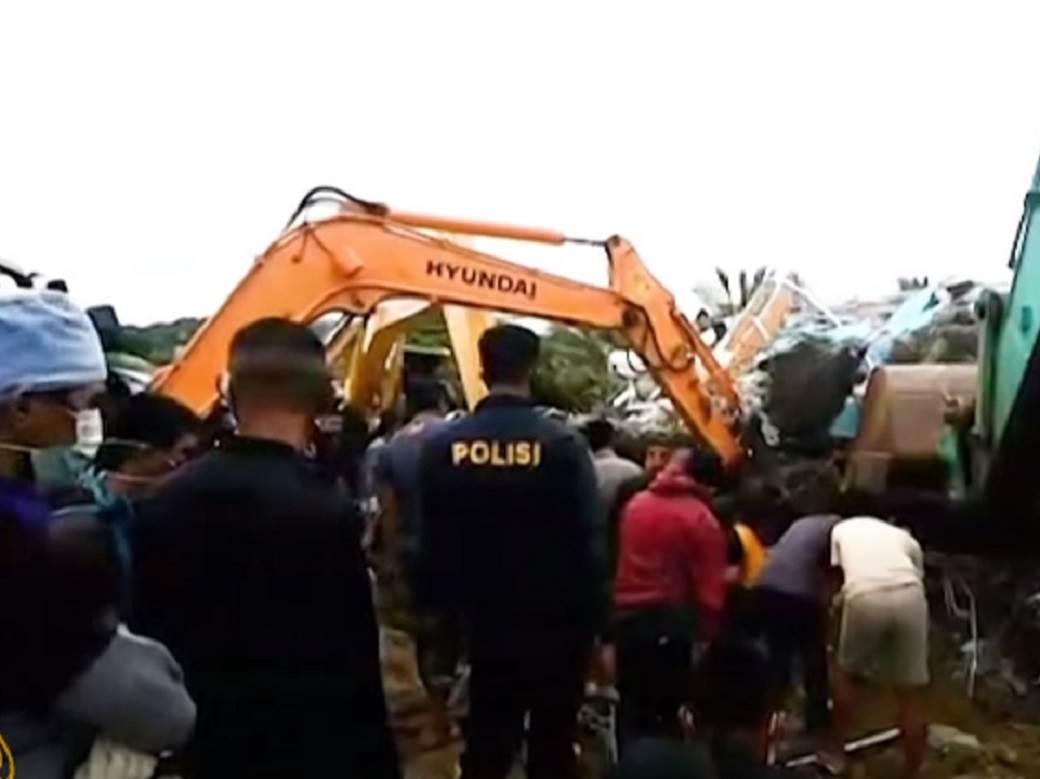  STRAŠAN ZEMLJOTRES U INDONEZIJI: Poginule najmanje 42 osobe, na stotine povređenih - strahuju od cunamija! (VIDEO) 