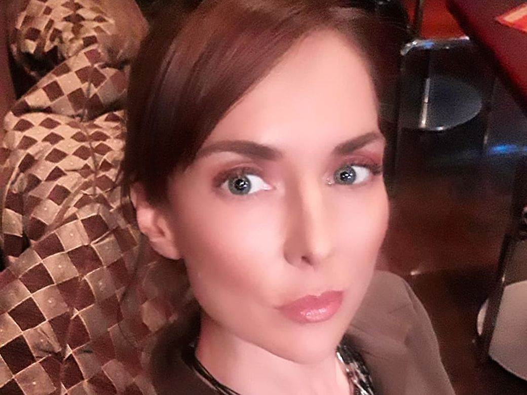  ODMOTAVA SE KLUPKO? Voditeljka iz Mikine grupe optužila NJEGOVOG KOLEGU da je pokušao da je siluje! 