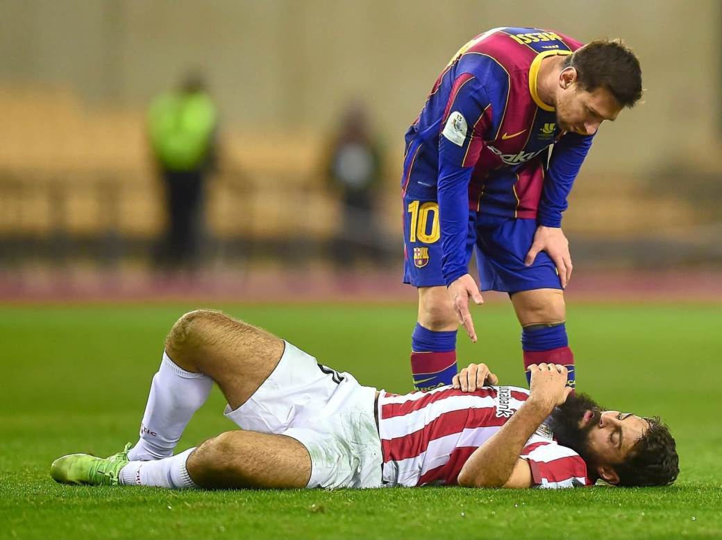  /leo-mesi-samar-crveni-karton-barselona-bilbao-superkup-spanije 