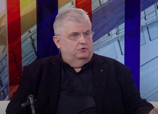  NENAD ČANAK SMRŠAO 33 KILOGRAMA, A PLANIRA DA SKINE UKUPNO 60: Pogledajte političara kako se PREPOLO 