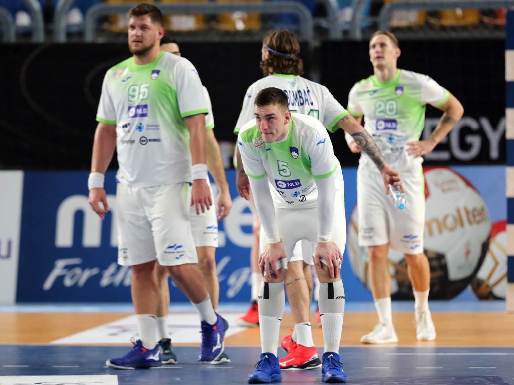  SKANDAL! SLOVENCI OTROVANI PRED MEČ SA DOMAĆINOM: Ispali su od Egipta i poručuju - "Moramo da se UGR 