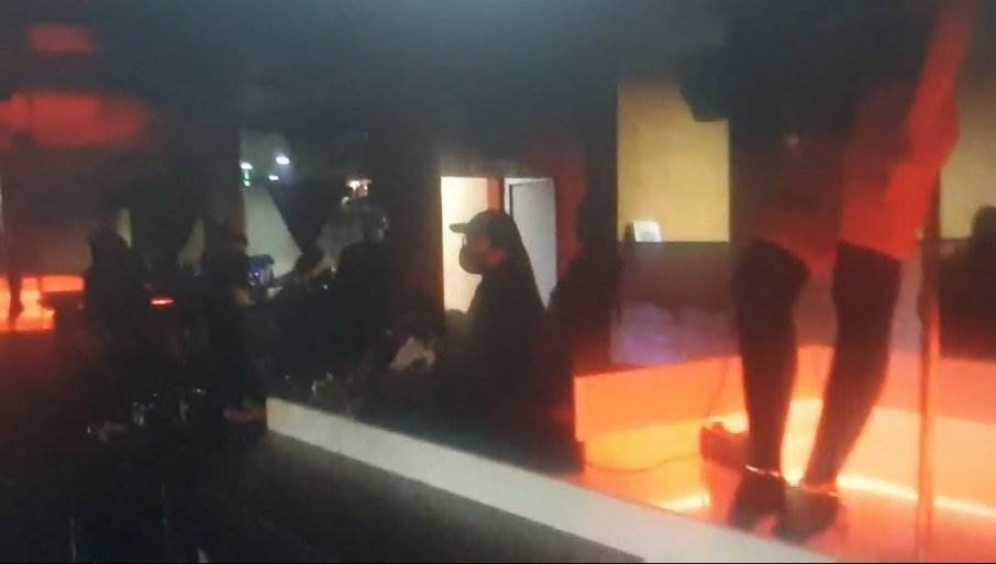  KOD ZVEZDANE I NINE NA SE*S ZA 400 MARAKA: Otkriveno šta se dešavalo u klubu Karibik dens, Srpkinje  