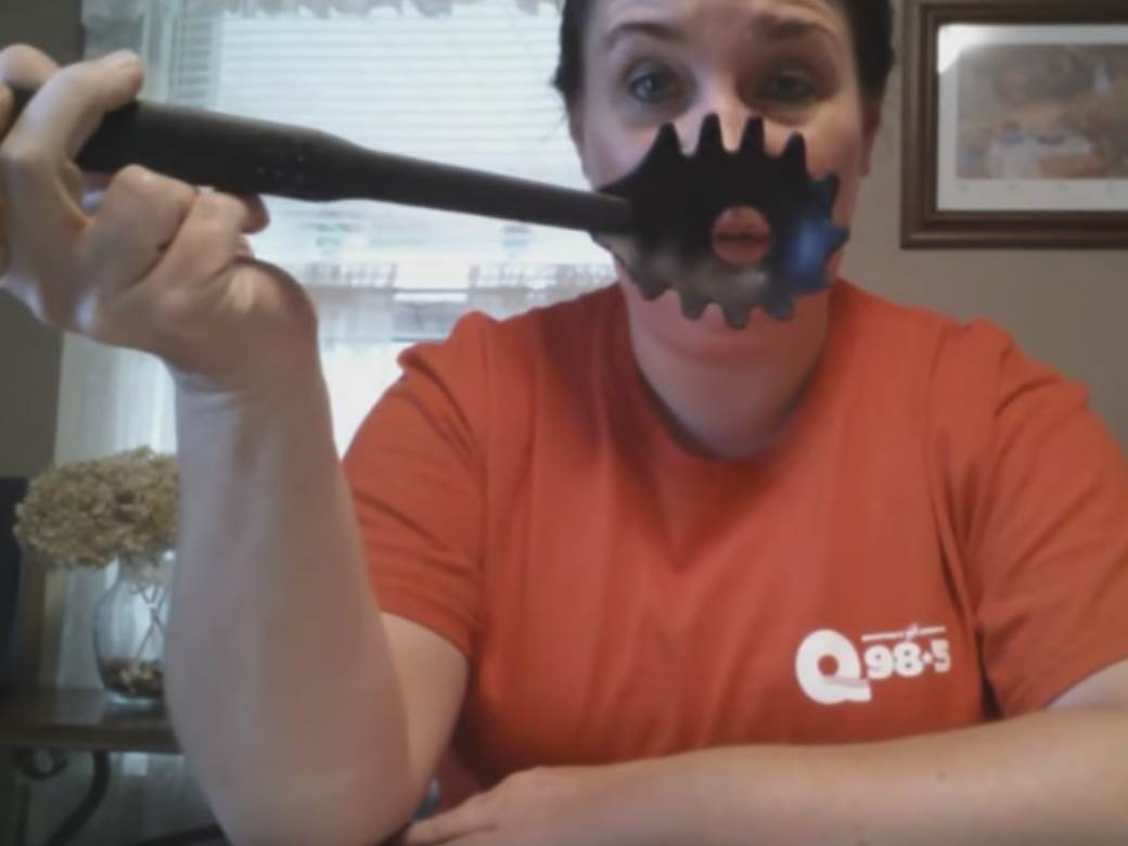  SVI JE KORISTE POGREŠNO: Da li znate čemu služi rupa na kašiki za špagete? Oduševićete se kad čujete! 