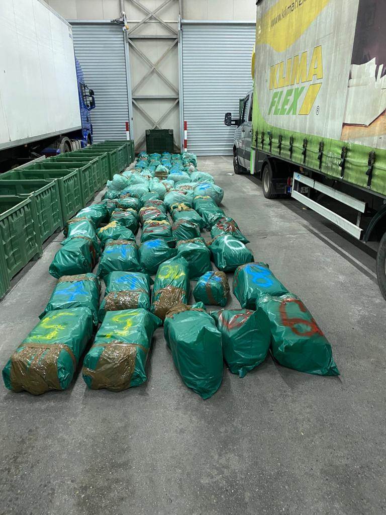  UAPŠENI NIKŠIĆANIN I VOJINIČIĆ! Vojičić organizovao šverc trave? 