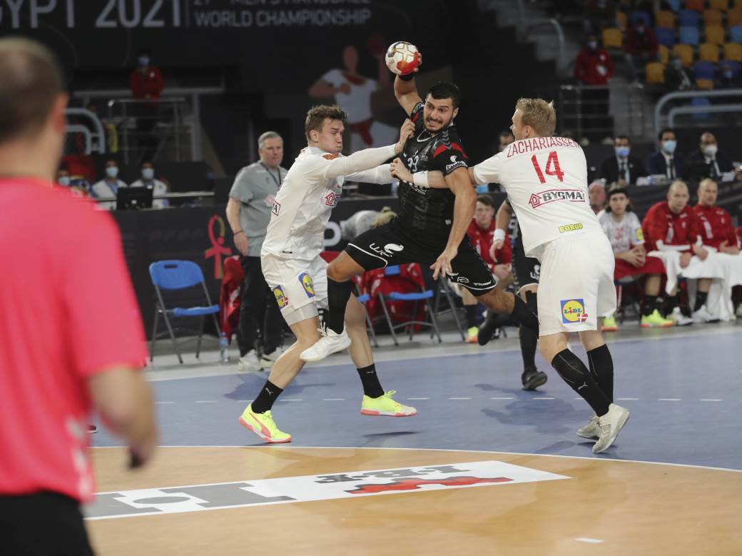  KAKVA LUDNICA, ZBOG OVOGA SE GLEDA RUKOMET! Ni dva produžetka nisu bila dovoljna, prvi polufinalista 