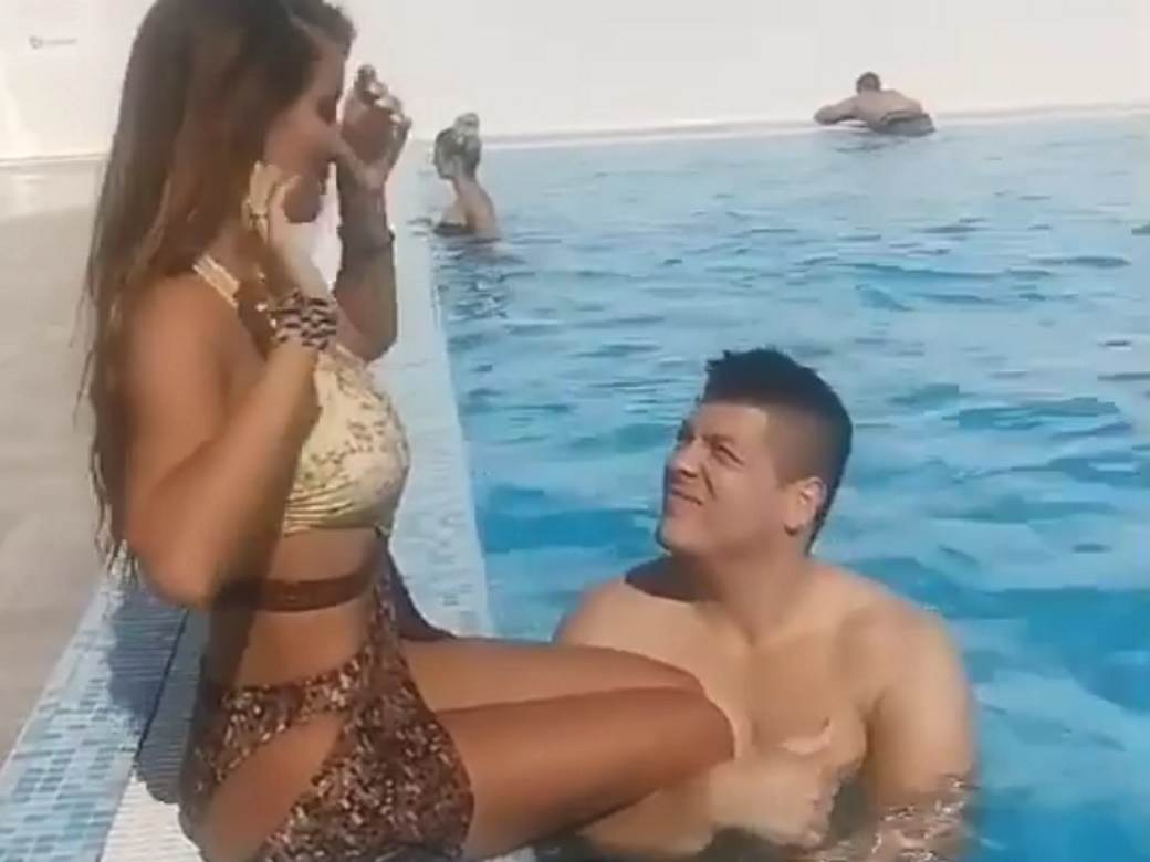  MORAO DA BRIŠE KONTAKTE DEVOJAKA IZ TELEFONA?! Pevač raskinuo veridbu jer mu prekipelo - "ona se postavila kao muškarac" 