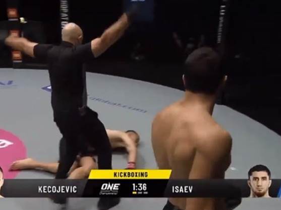  (UZNEMIRUJUĆE) SRBINA "USPAVAO" RUS BRUTALNIM NOKAUTOM: Završio je na podu za 90 sekundi! (VIDEO) 