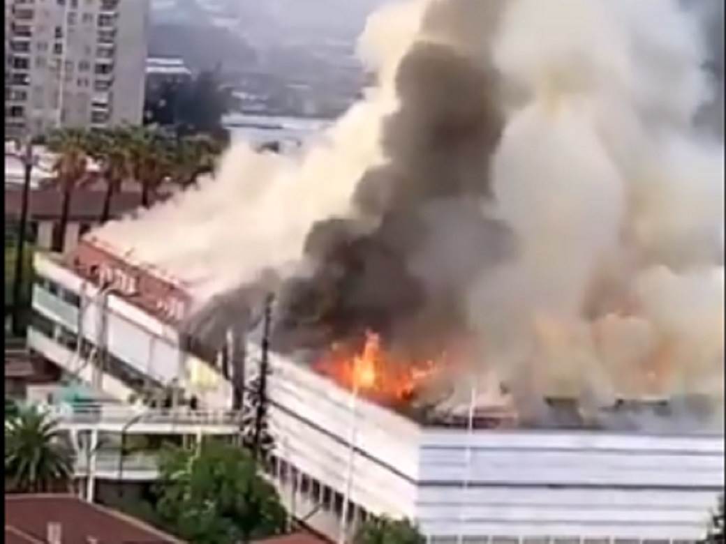  POŽAR U NAJVEĆOJ DEČJOJ BOLNICI: Vatra izbila na spratovima intenzivne nege, pacijenti hitno evakuis 