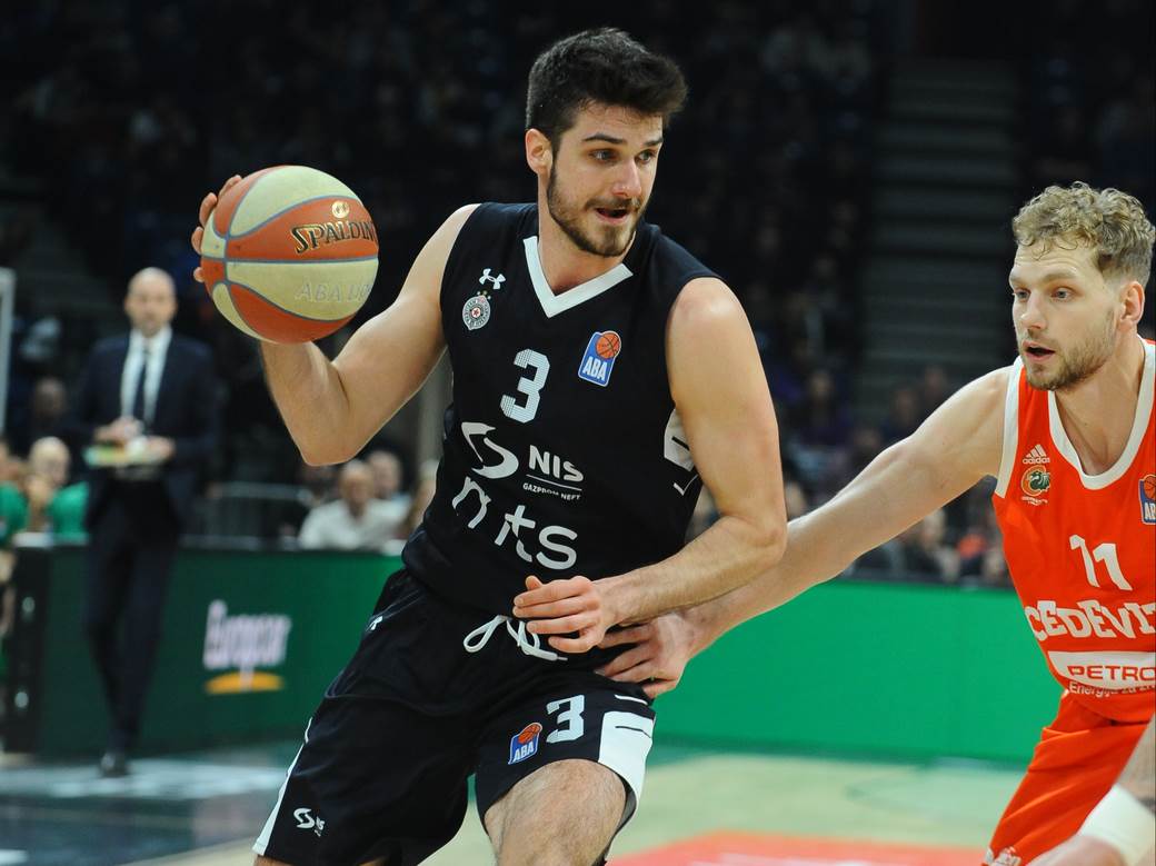  BLAŽIČ GURNUO PARTIZAN U PROVALIJU: Rutinski poraz crno-belih od Cedevita Olimpije, plej-of samo u m 