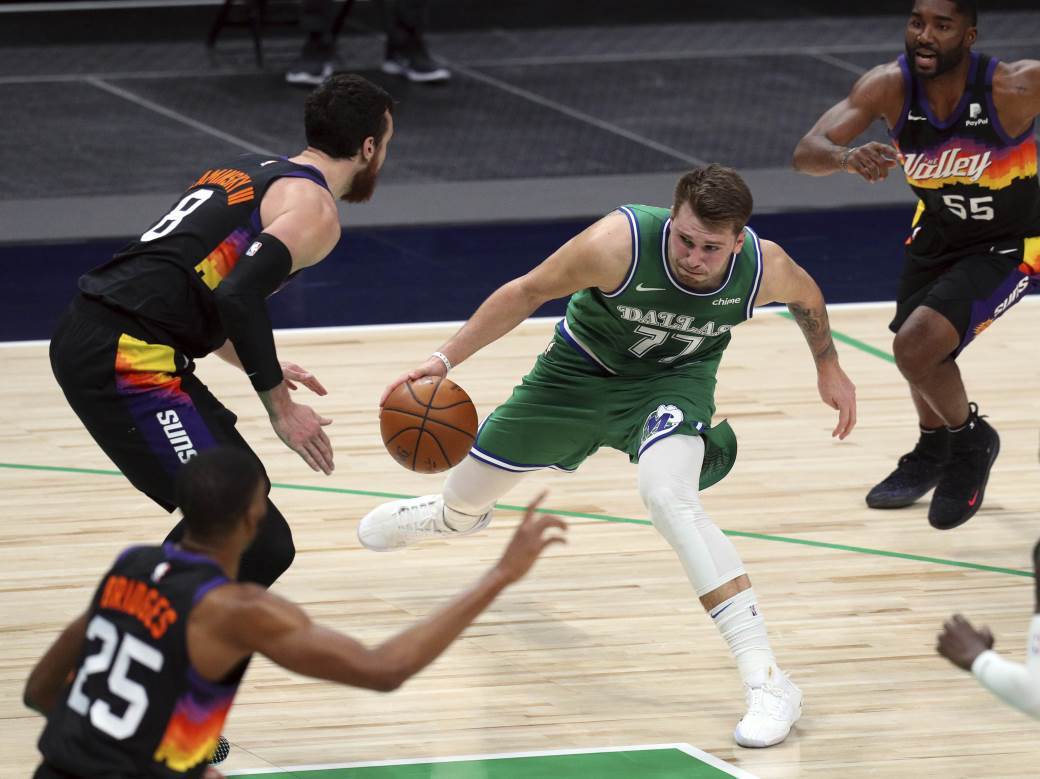  /luka-doncic-29-poena-dalas-finiks-105-111-lebron-dzejms-lejkers-boston-lilard-44-poena-portland 